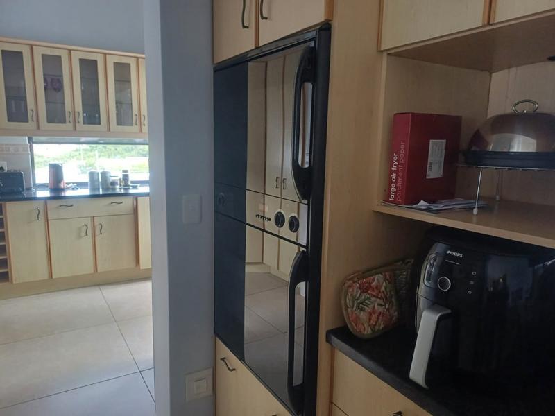 To Let 4 Bedroom Property for Rent in Robberg Ridge Western Cape